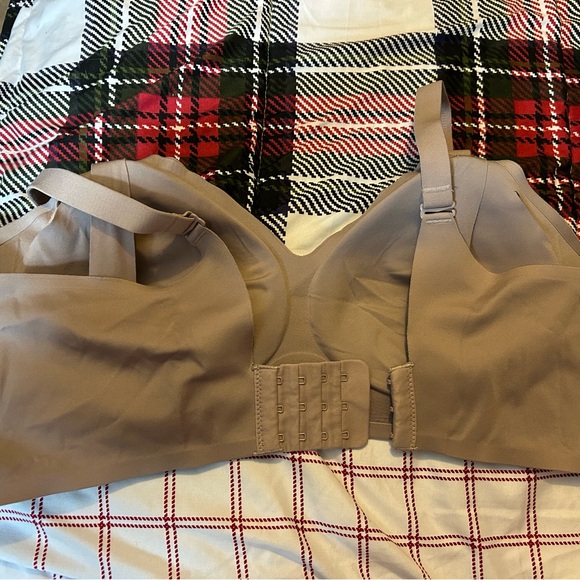 Momcozy Nursing Bra - Picture 3 of 3